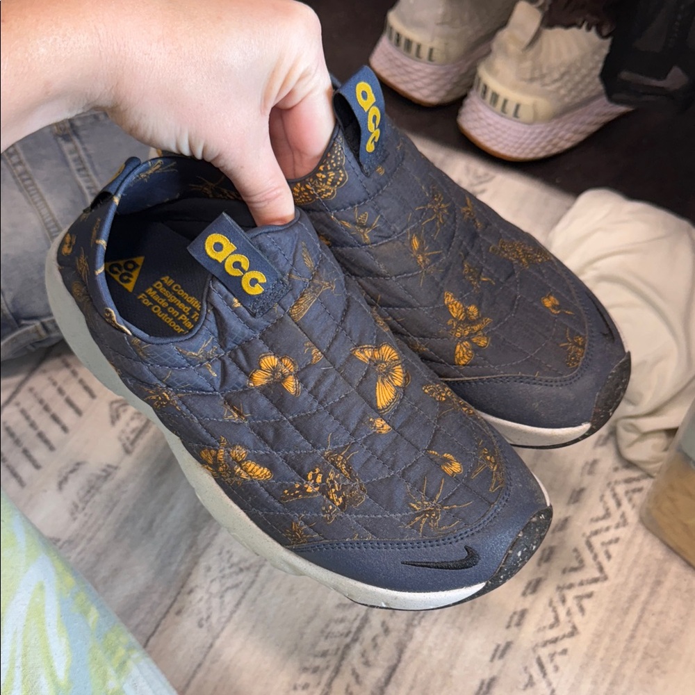 Nike ACG Floral Slip-On Sneakers